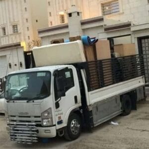 سيارة توصيل الاثاث