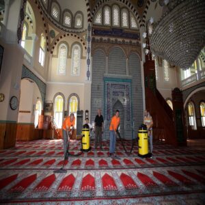 تنظيف المساجد بمكة